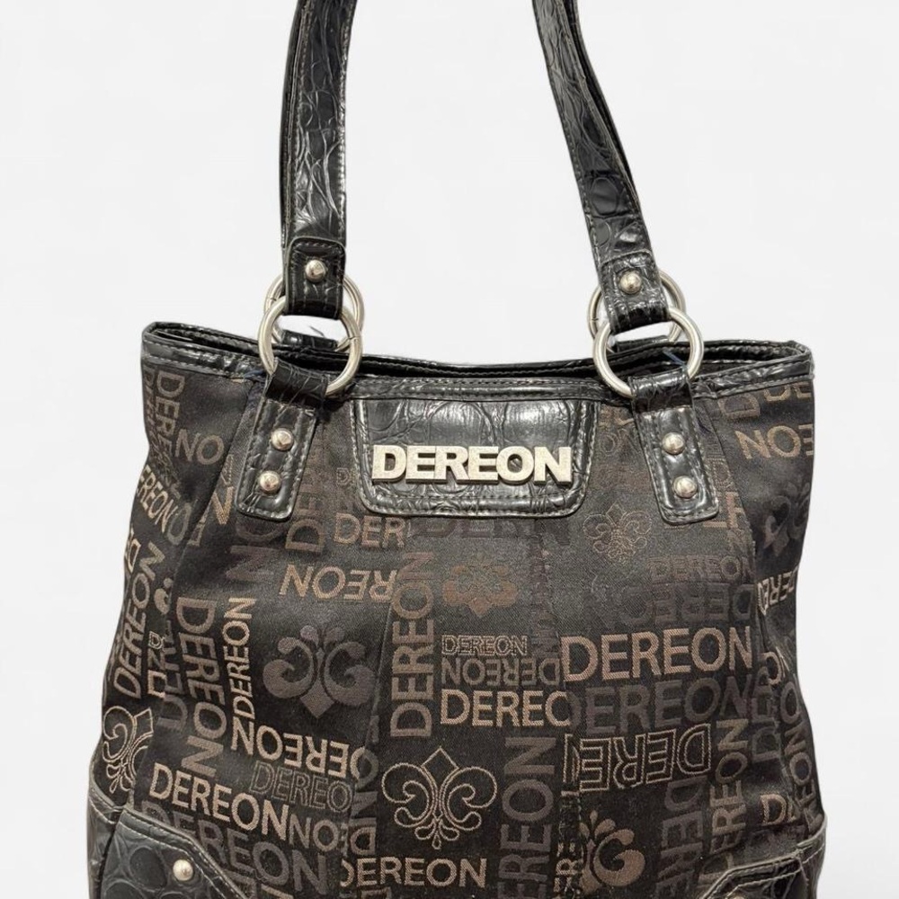 SOLD‼️‼️‼️ Dereon Black Shoulder Bag with Monogram Design